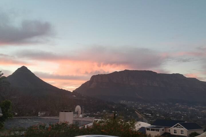 Spacious family home with fireplaces, pool &view gallery image 3