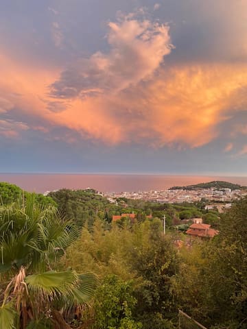 Villa with spectacular sea mountain and city views gallery image 2