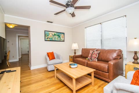Popular Airbnb listing: Charming Davis Islands 2 BR apt Just off Water! in Davis Islands