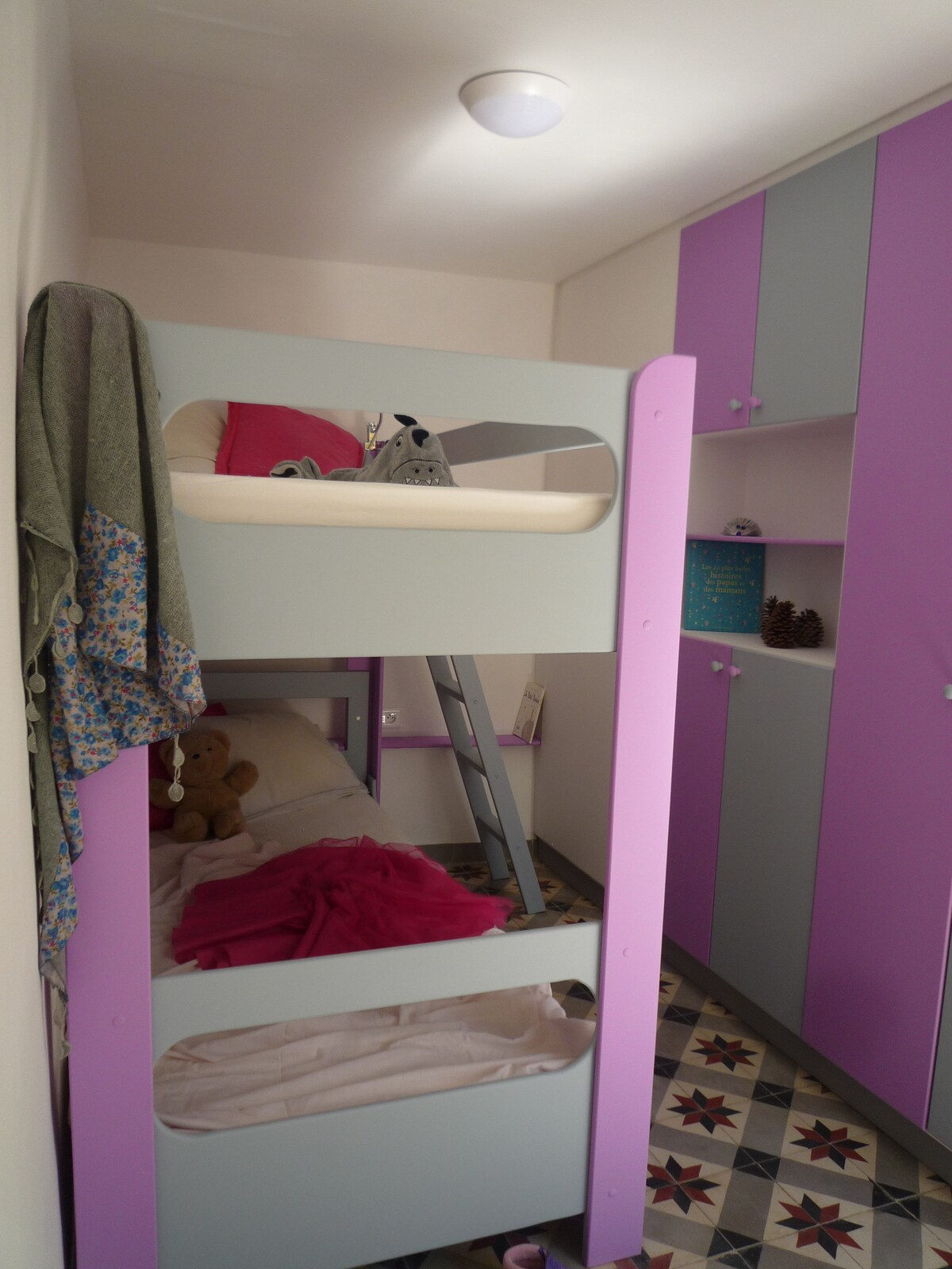 Área para dormir con literas de 90 x 200