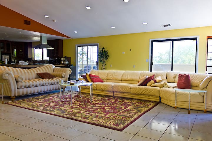 Panoramic (Blue Room) Countryside Retreat - San Marcos, CA