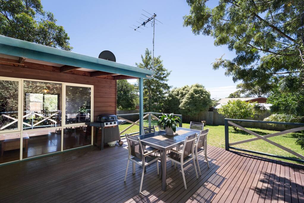 the spectacular deck for a bbq, totally private with plenty of space for everyone