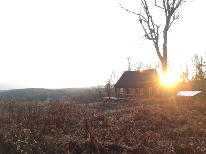 400+ Airbnb Visits: Incredible Mountain Cabin