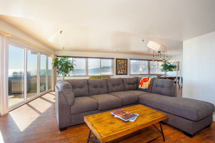 Duke’s Ocean Front Vacation Rental gallery image 5