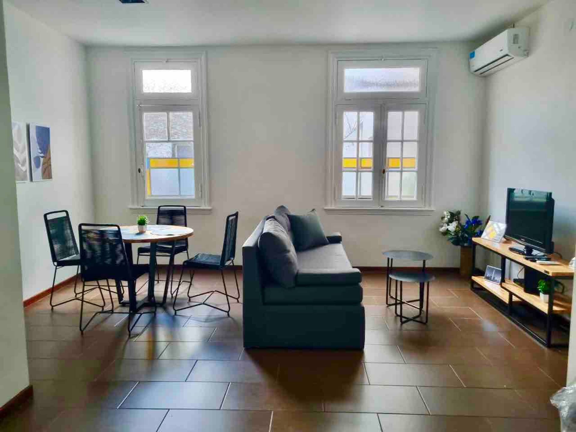 One-bedroom apartment in Monserrat