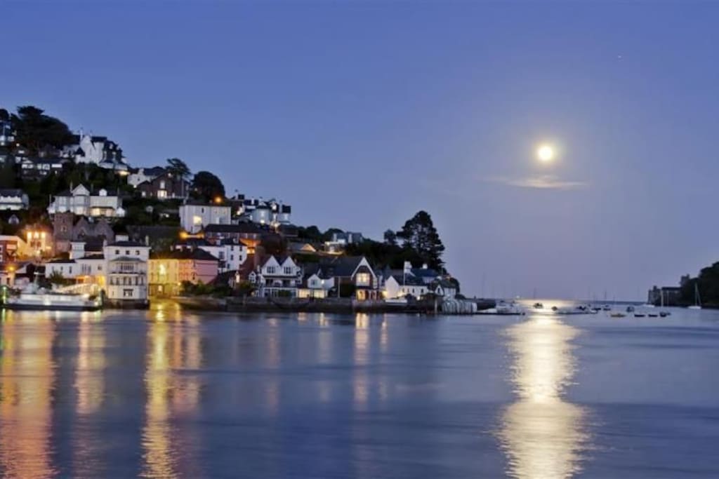 One of Devon's prettiest towns where the river meets the sea