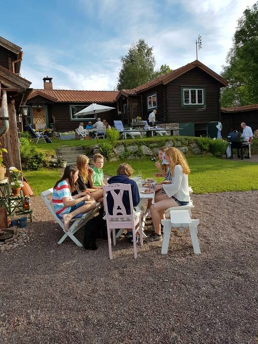 Plats för många