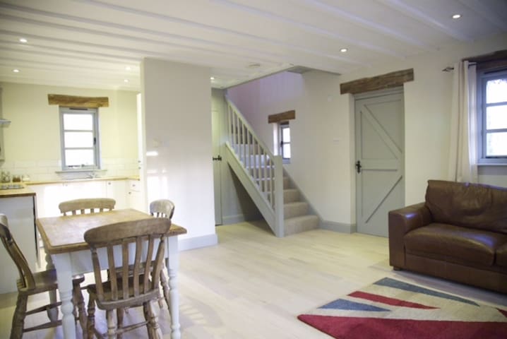 Airbnb Black Torrington Holiday Rentals Places To Stay