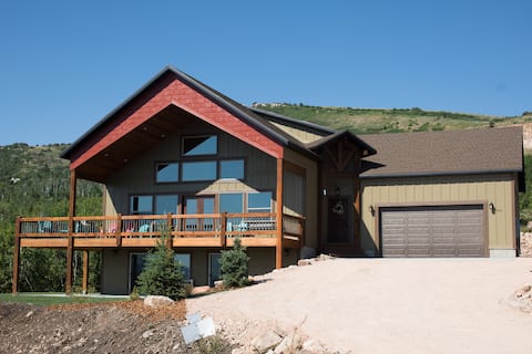 Popular Airbnb listing: The Maple Retreat in Garden City