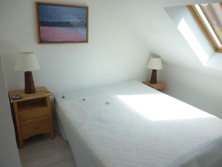 楼上3间卧室之一