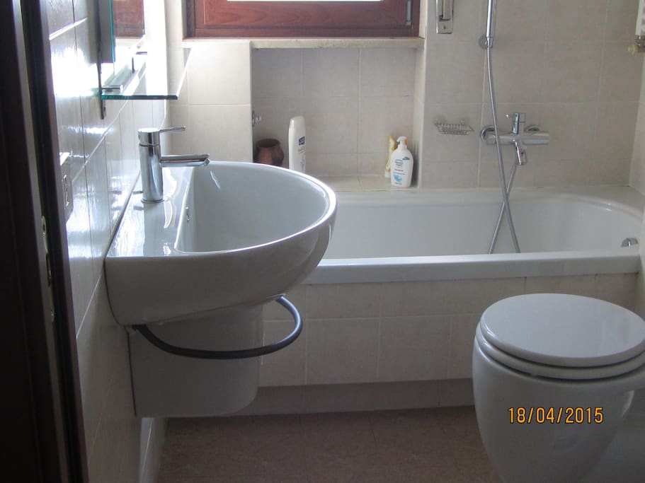 Bagno privato. disponibilità doccia