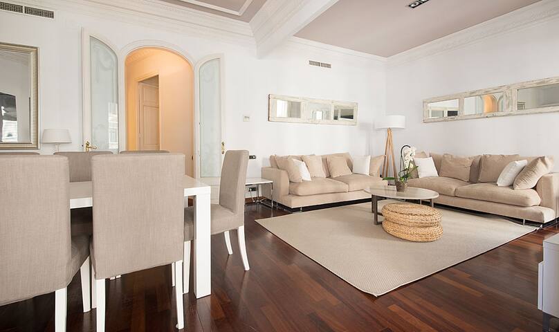 Four bedroom apartment in Balmes – You Stylish gallery image 2