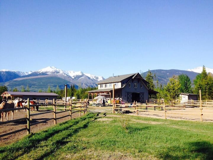 Willow Ranch Cabin 4