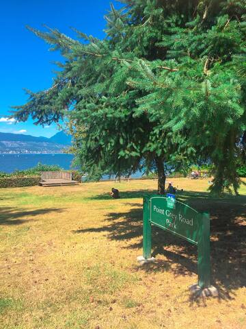 Kitsilano house steps away from Ocean gallery image 4