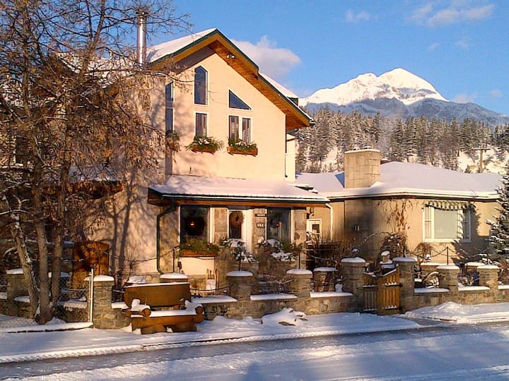 10 Best PetFriendly Airbnbs In Jasper, Canada Updated 2024 Trip101
