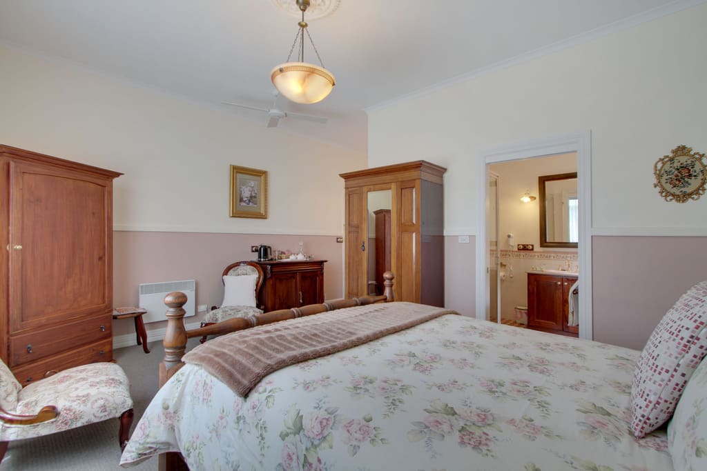 Eliza Walton suite