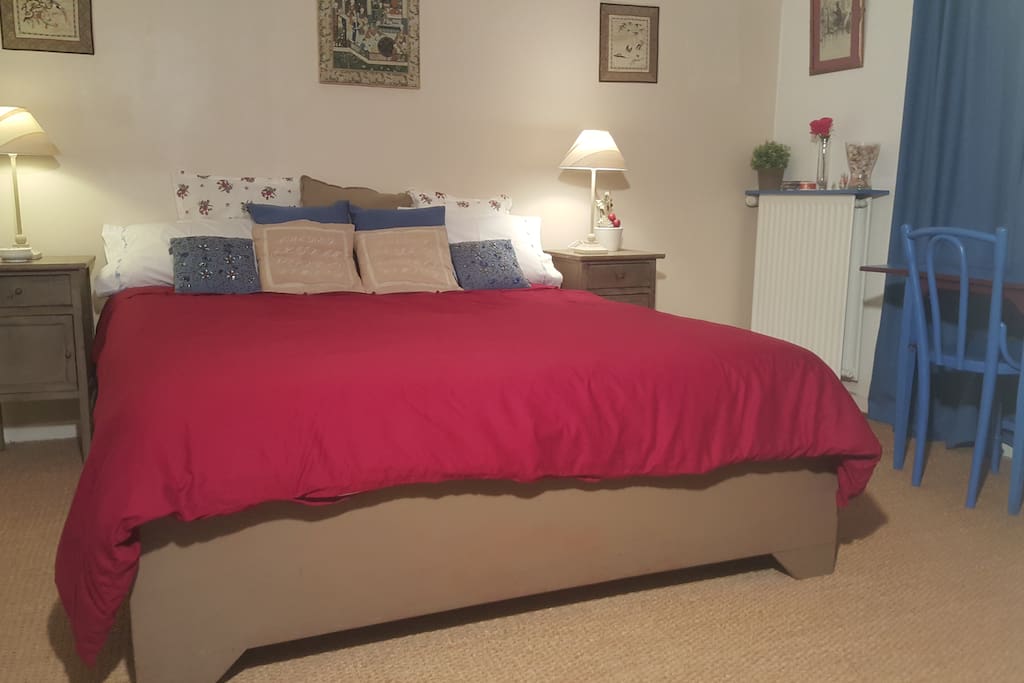 Chambre 1 pour 2 personnes= Room 2 for 2 persons.