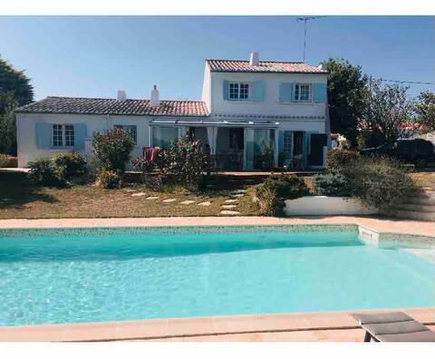 "Vintage" family home 10persVendée pool
