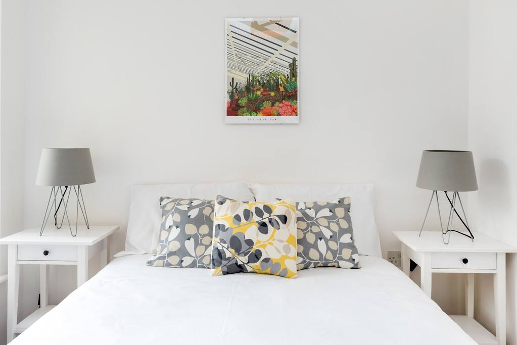 2nd bedroom