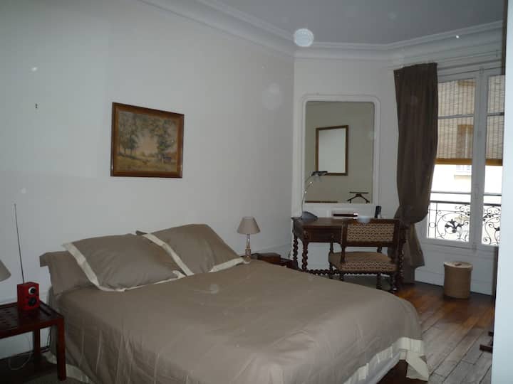 Autumn in Paris Montparnasse 68 m2 1 bedroom