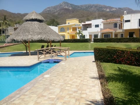 Furnished House in Manzanillo, Casa Club and Alberca