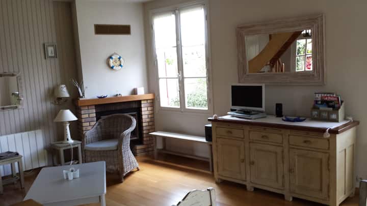 Charming house just 3min walk from a sandy beach