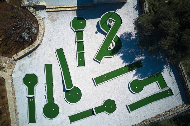 Villa Amaranthus, Private Pool, Jacuzzi &mini Golf gallery image 2