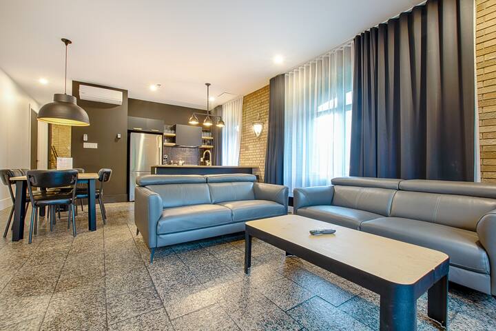 G101 – Lofts de la Gare – Par Les Lofts Vieux-QC gallery image 2