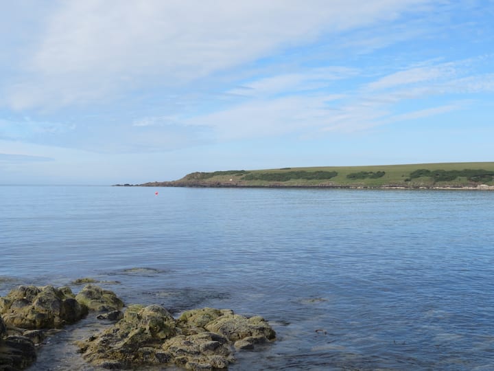 Stunning seaside cottage with beautiful walks. Cottages for Rent in