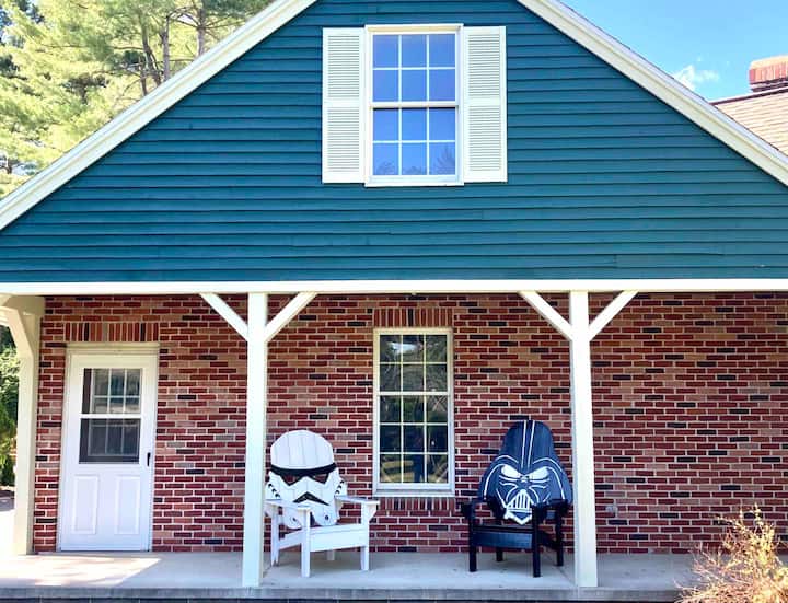 MultiFamily Fun Escape!! 🥳☀️🌈🎢🎠🏖 Houses for Rent in Queensbury, New