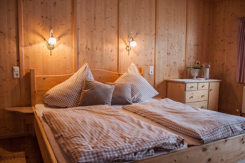 Schlafzimmer 5