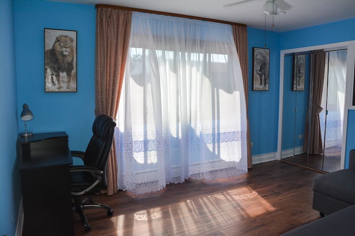 Cozy private room in Downtown Des Plaines ❤