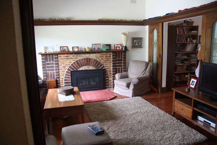 Northcote Family Home Melbourne Close to MCG/City gallery image 4