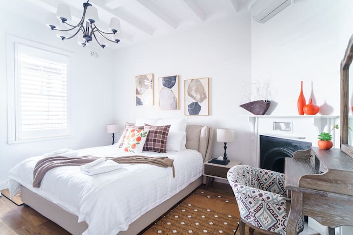 Water Front 6 Bedroom Cosy 2 Units The Rocks #1-2