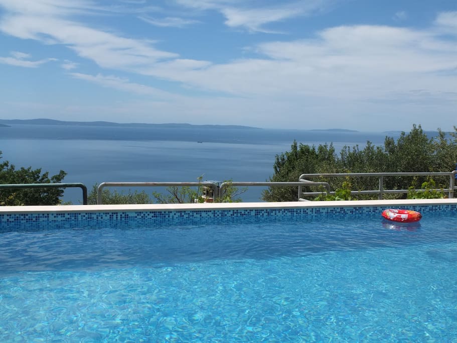 Swimming pool sea view of Villa "Sky" Podstrana