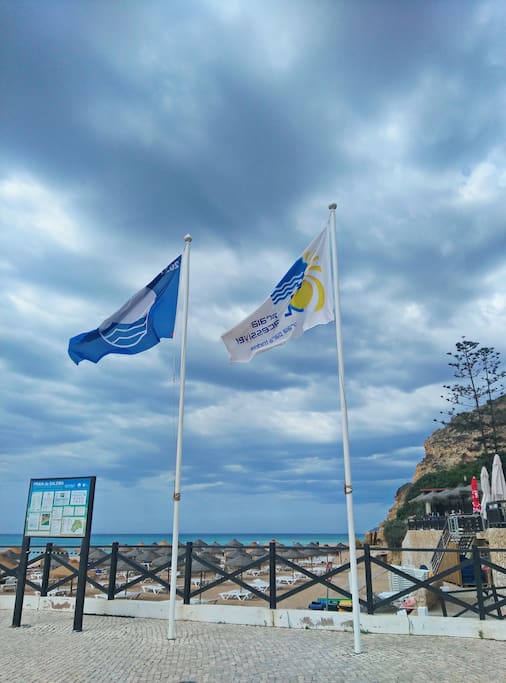 Salema, praia com bandeira azul