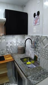Apartamento aconchegante e bem localizado.