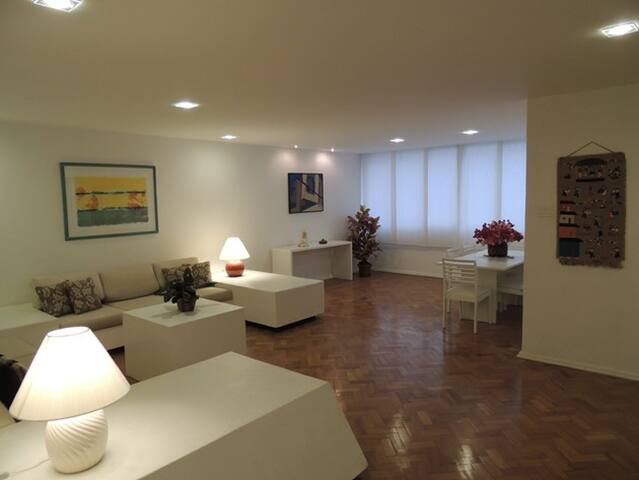 Nice apartment in Leme.