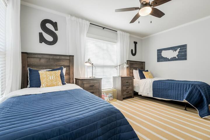 Family-Friendly 3BR w/ Yard | Near Fort Worth Fun gallery image 4