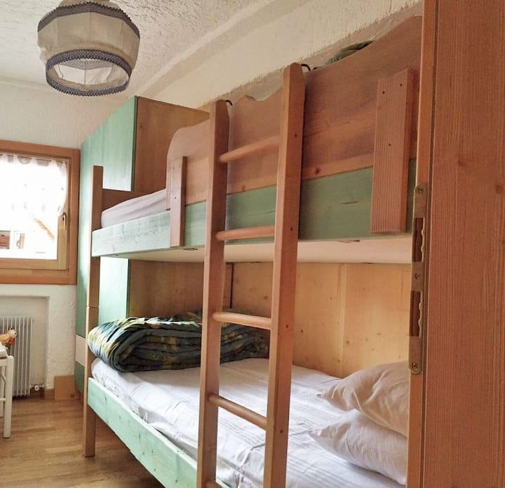 Spálňa s poschodovou posteľou