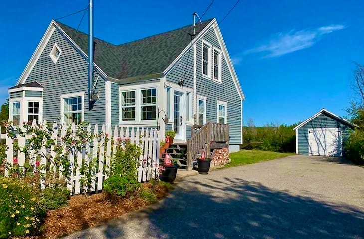 Cast Away Cottage – Cast Your Worries Away