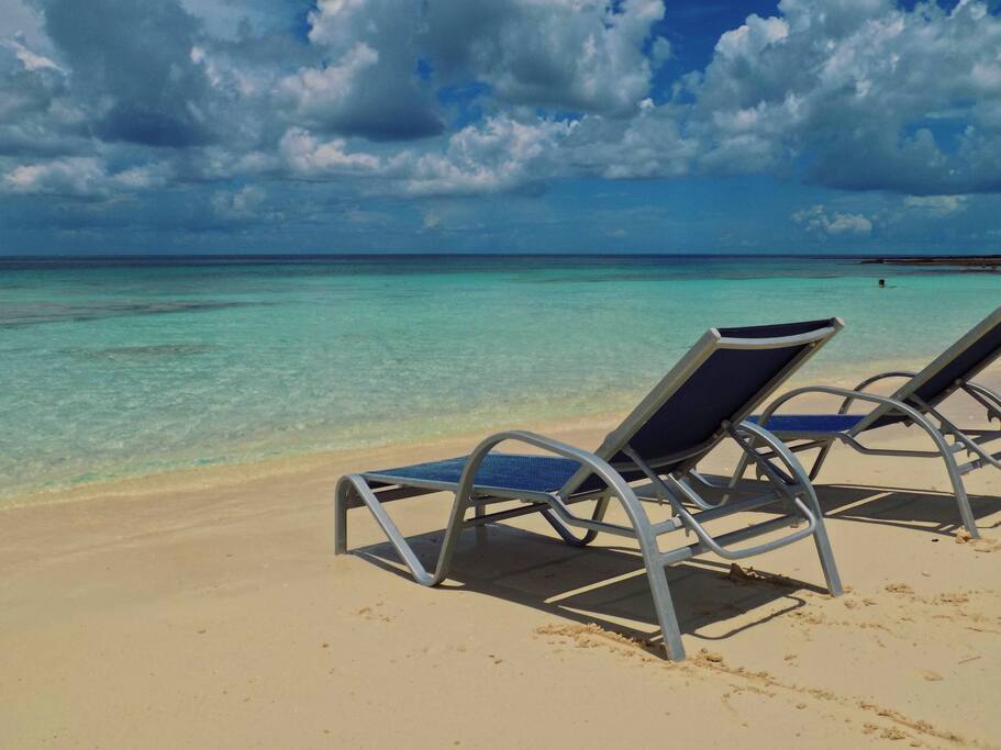 Cozy Apartment on the Beach Apartments for Rent in Nassau, New