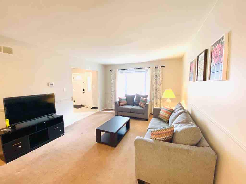 Sala de estar 1 a las inmediaciones del comedor - Vista 2