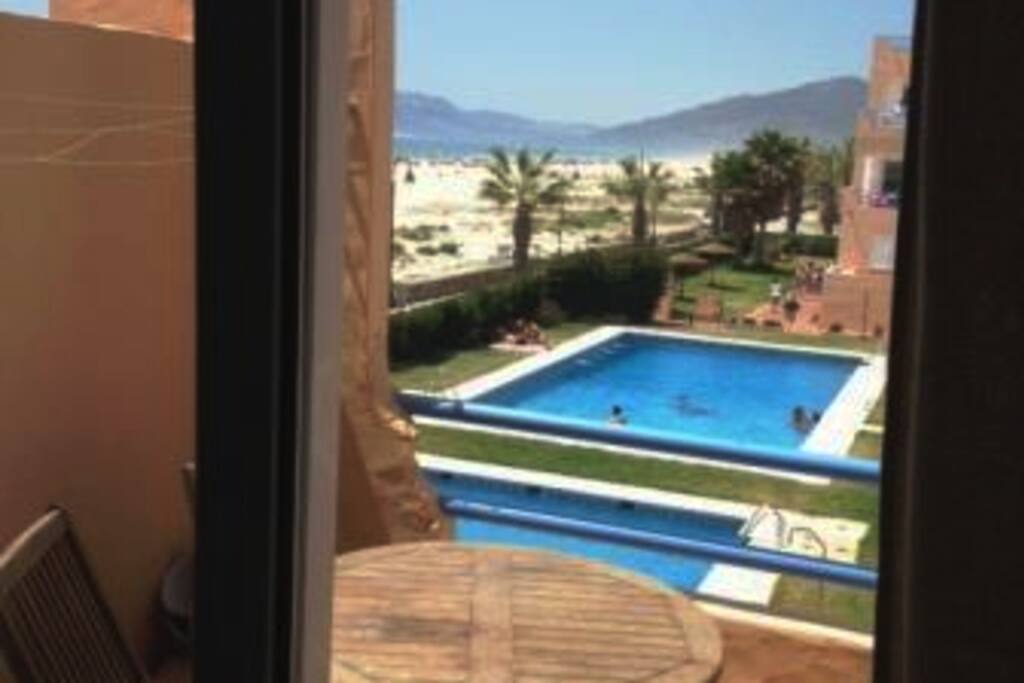 Dispone de terraza y Piscina