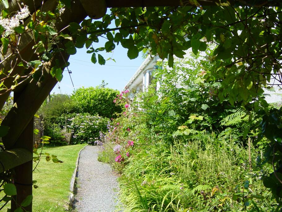 Cosy retreat near to the sea. Houses for Rent in Kingsbridge, Devon