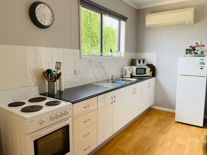 Wagin Country Retreat; relaxing and homely Guesthouses for Rent in