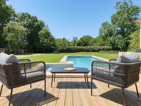 Les Pargaux - Between Vines & Ocean...