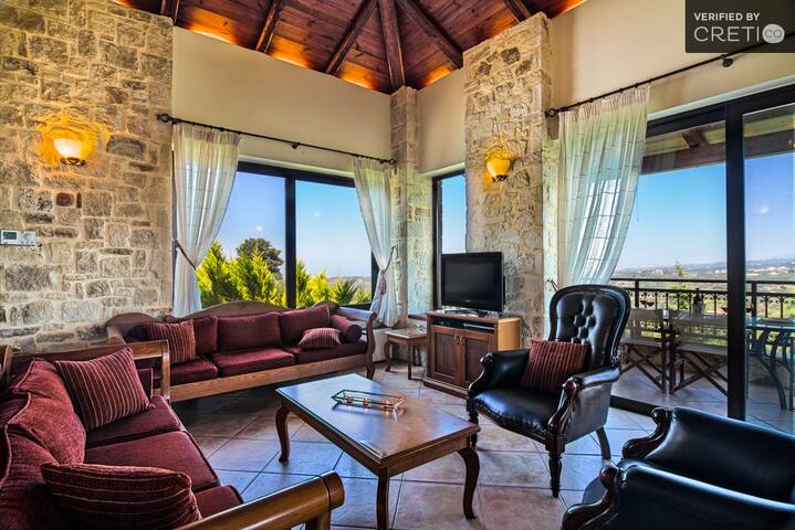 Countryside villa with mountain & sea views gallery image 5