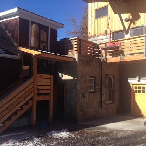 Popular Airbnb listing: Downtown Red Chair Retreat in Bozeman / Gallatin County