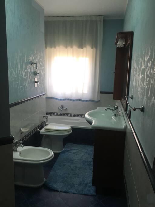 Bagno con vasca